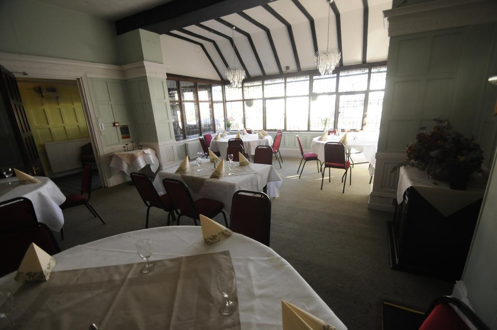 Royal Oak Hotel Хоукхърст Екстериор снимка